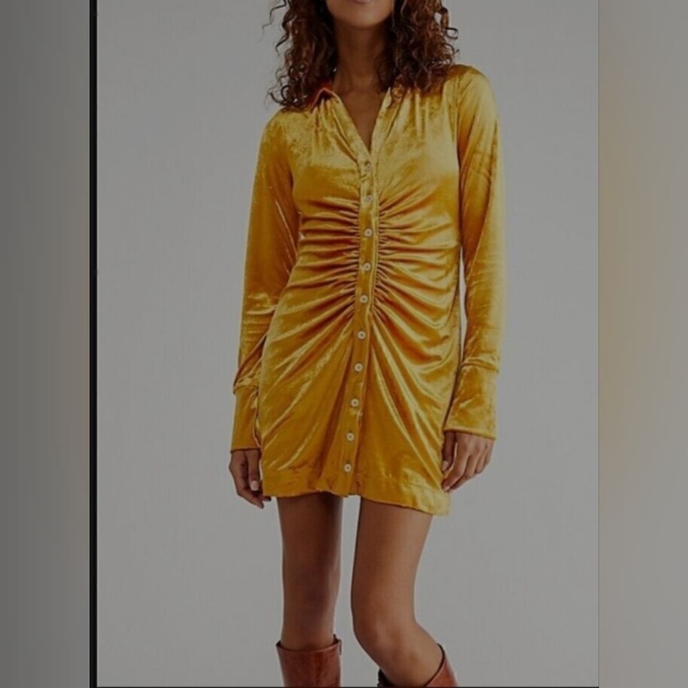 NWOT Free people Shayla Velvet Mini size M yellow